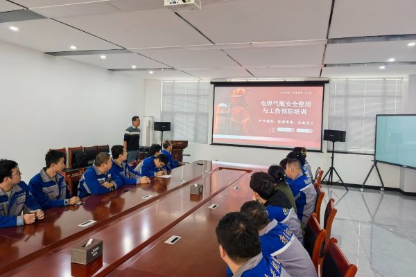規(guī)范操作流程，共筑安全防線(xiàn)—泰安德美機(jī)電成功舉辦工傷預(yù)防專(zhuān)題培訓(xùn)